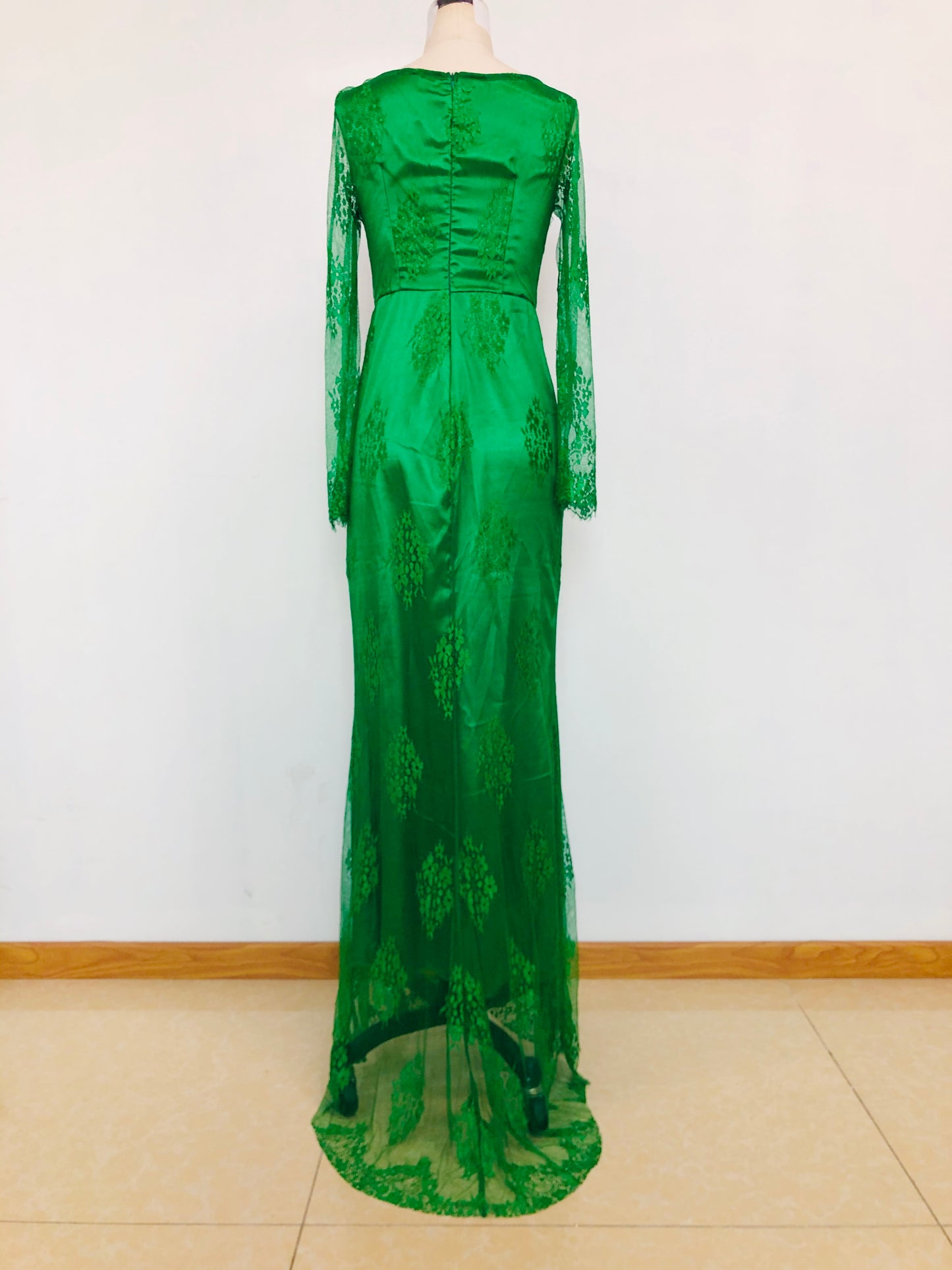 Arrival Women Clothing Long Sleeve See through Lace Dress Mopping Evening Dress