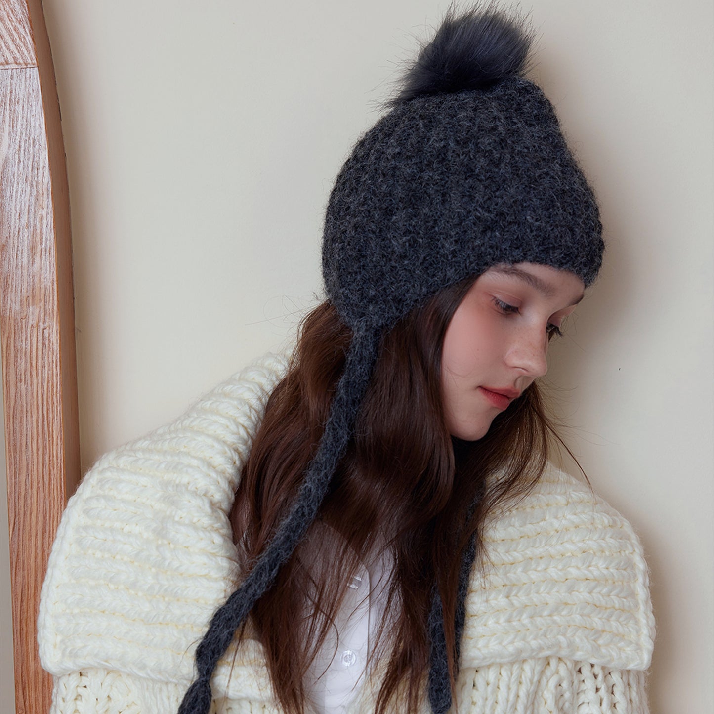 Japanese Solid Color Warm Keeping Earmuffs Hat Women Autumn Winter Fashionable Face Looking Small Knitted Beanie Hat All Matching Sleeve Cap Trendy