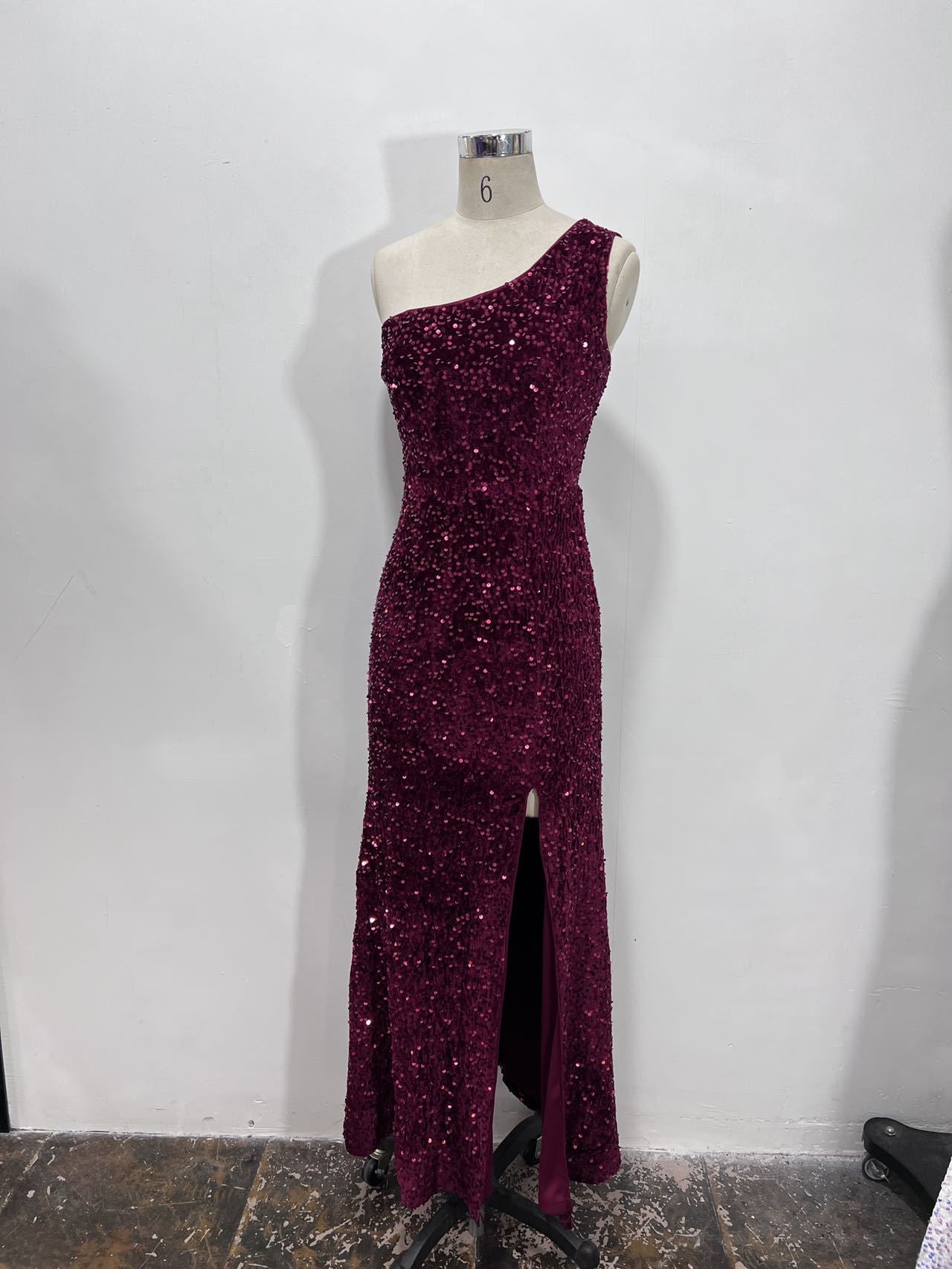 Sequined Sleeveless Slit Shoulder Belt Tight Party Dress