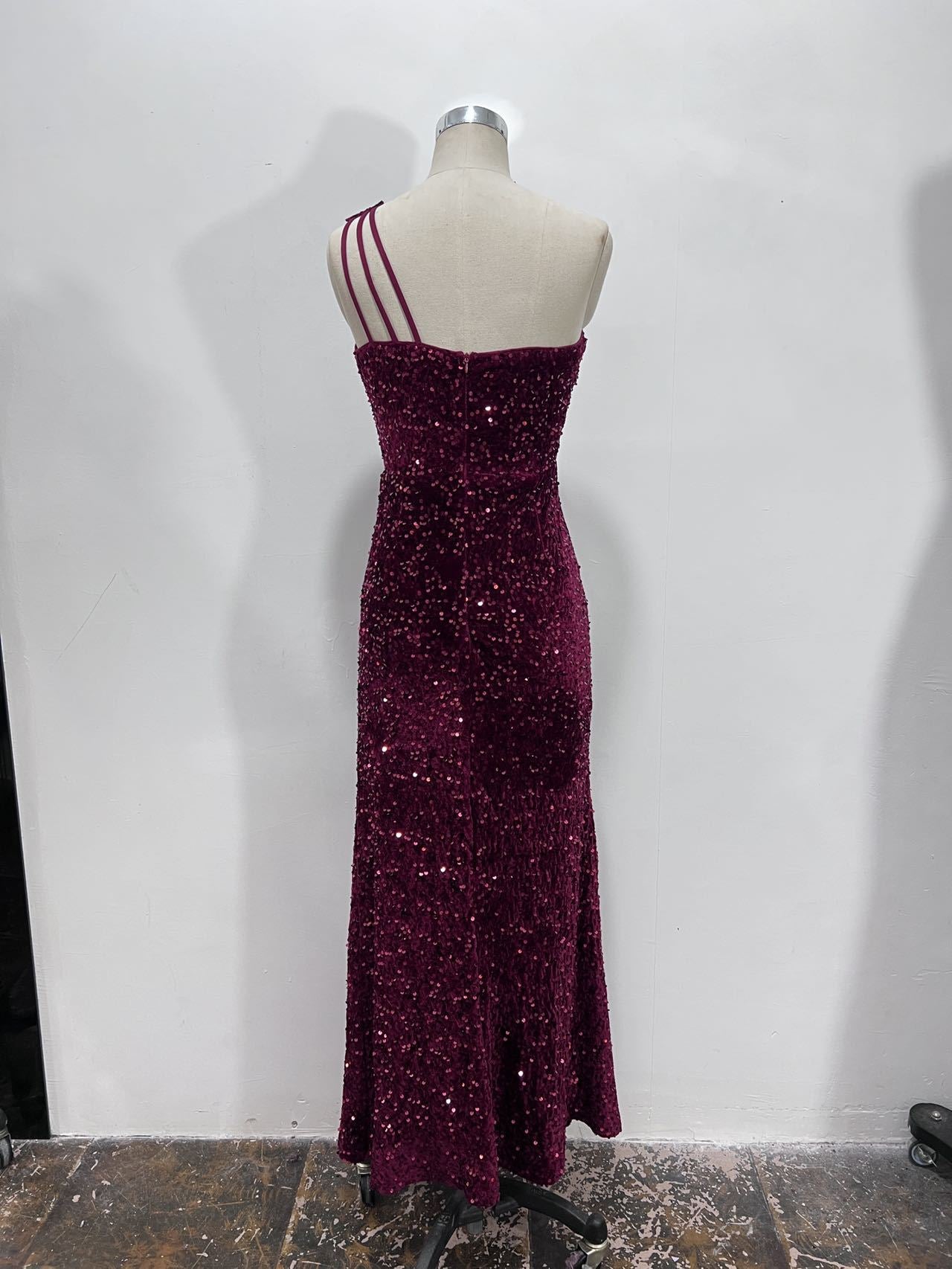 Sequined Sleeveless Slit Shoulder Belt Tight Party Dress