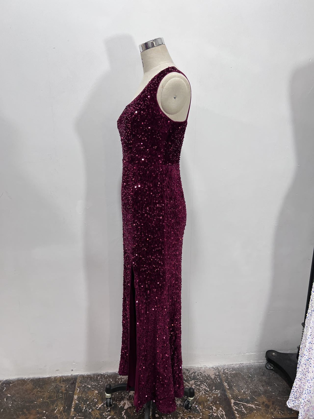 Sequined Sleeveless Slit Shoulder Belt Tight Party Dress