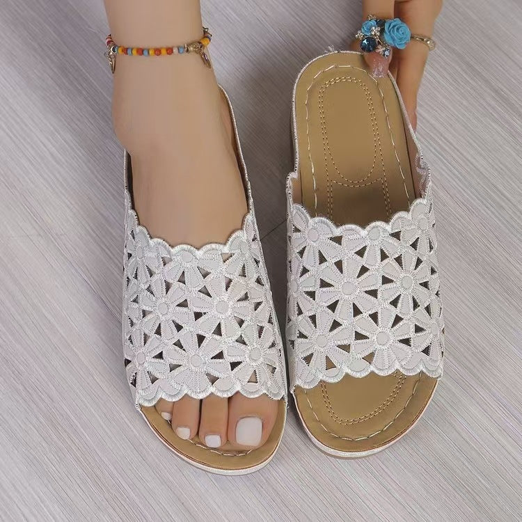 Simple Floral Cutout Platform Slippers Women Outer Wear Wedge Lightweight Beach Slippers