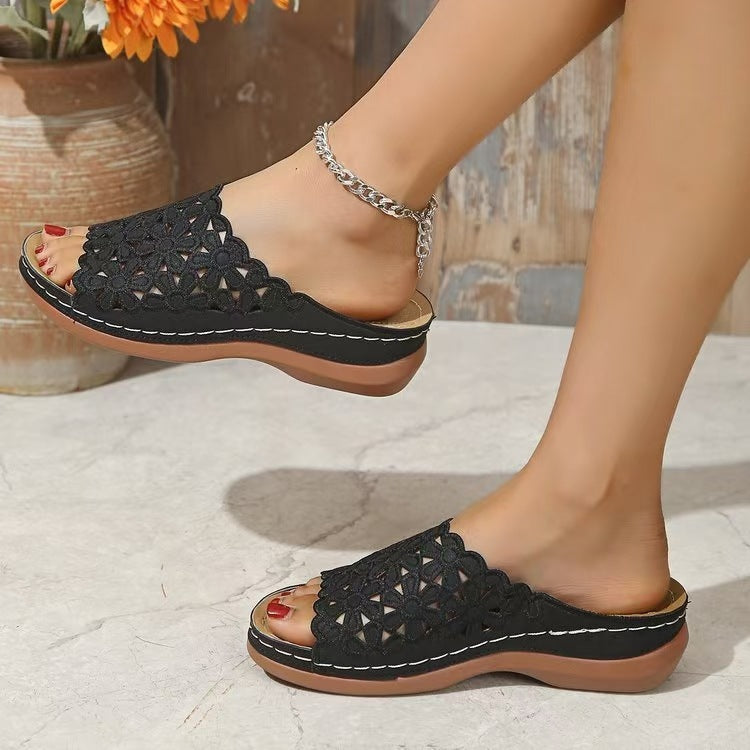 Simple Floral Cutout Platform Slippers Women Outer Wear Wedge Lightweight Beach Slippers