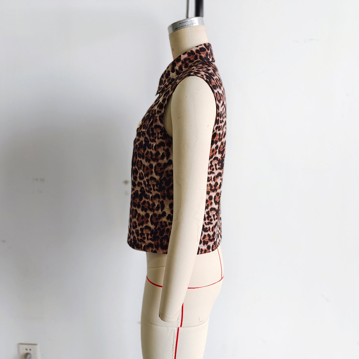 Spring round Neck Single Breasted Leopard Print Vest Vest Top Women