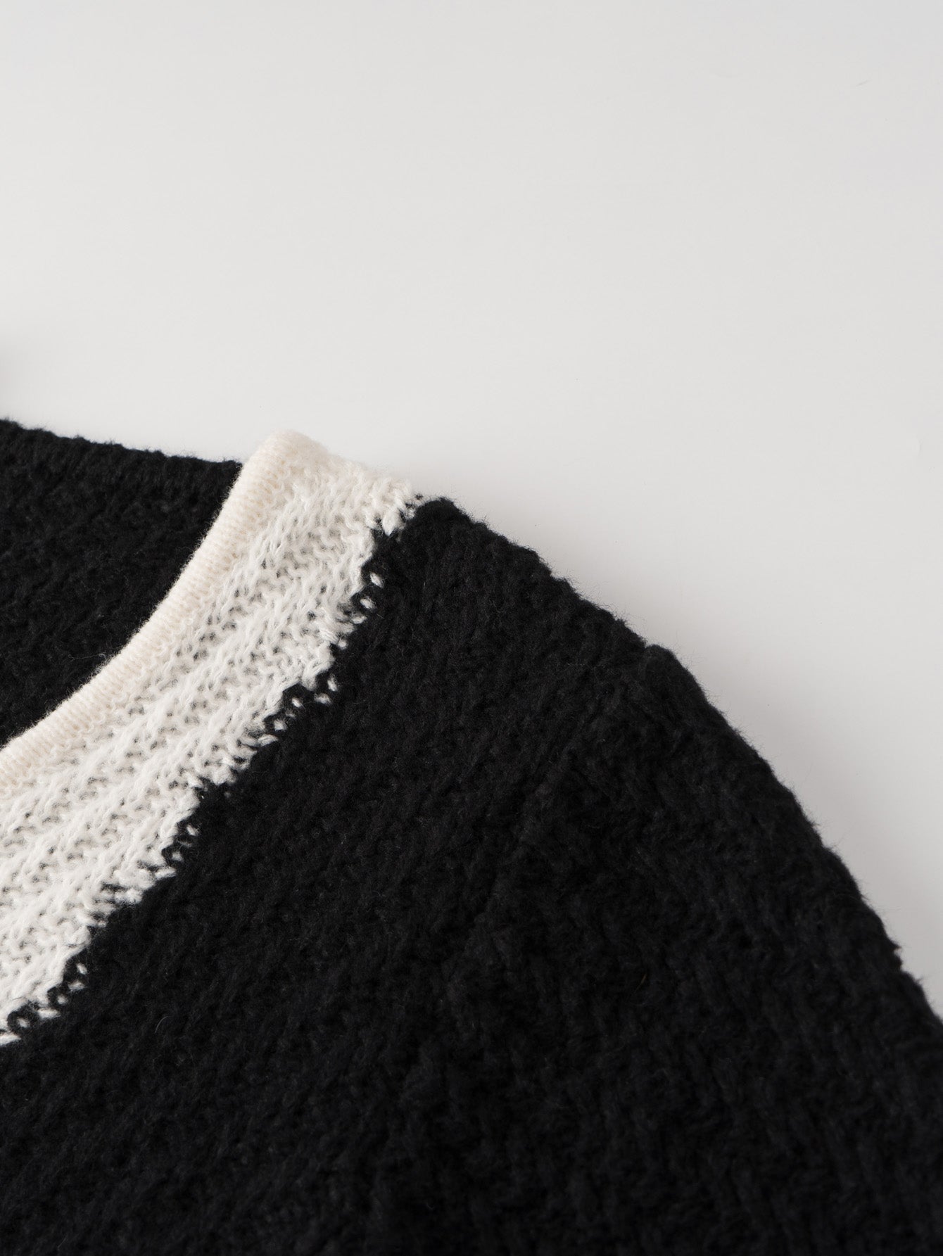 Contrast Color Floral Knitted Cardigan for Women Autumn Winter Loose Design Sweater Coat
