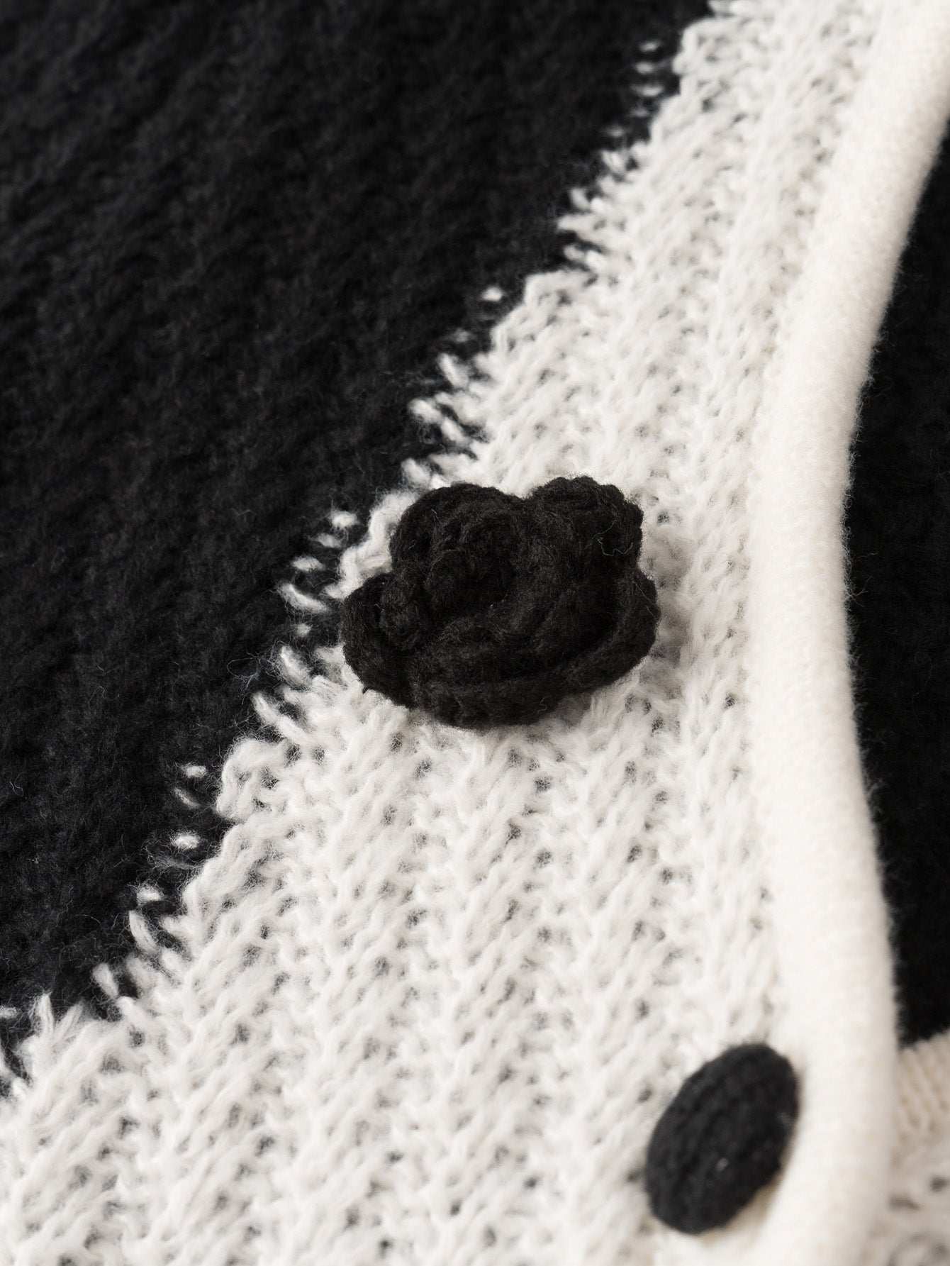 Contrast Color Floral Knitted Cardigan for Women Autumn Winter Loose Design Sweater Coat