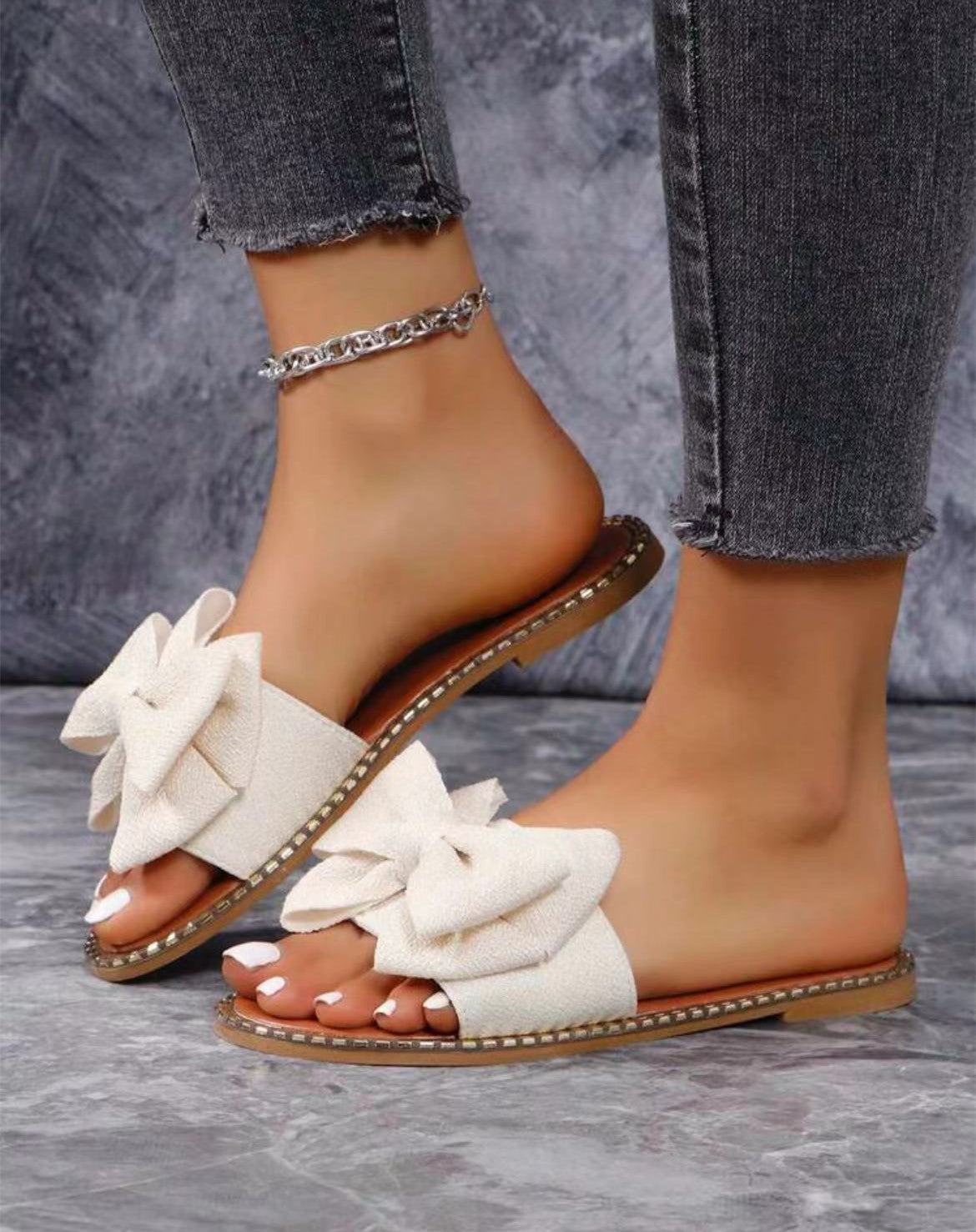 Arrival Flat Bottom Rhinestone Bowknot Slippers Women Outer Wear Solid Color Lightweight Cloth Sandals