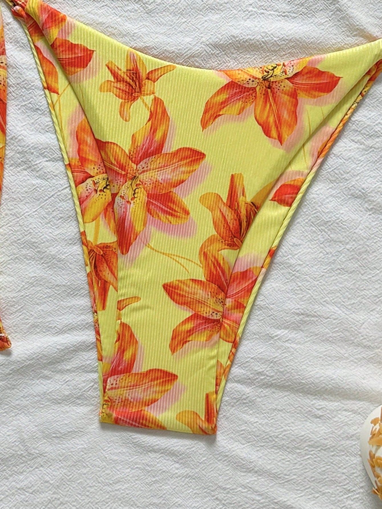 Swimwear Sexy Halter Lace up Floral Print Bikini Women Fresh Natural Swimsuit
