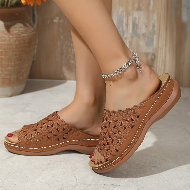 Simple Floral Cutout Platform Slippers Women Outer Wear Wedge Lightweight Beach Slippers