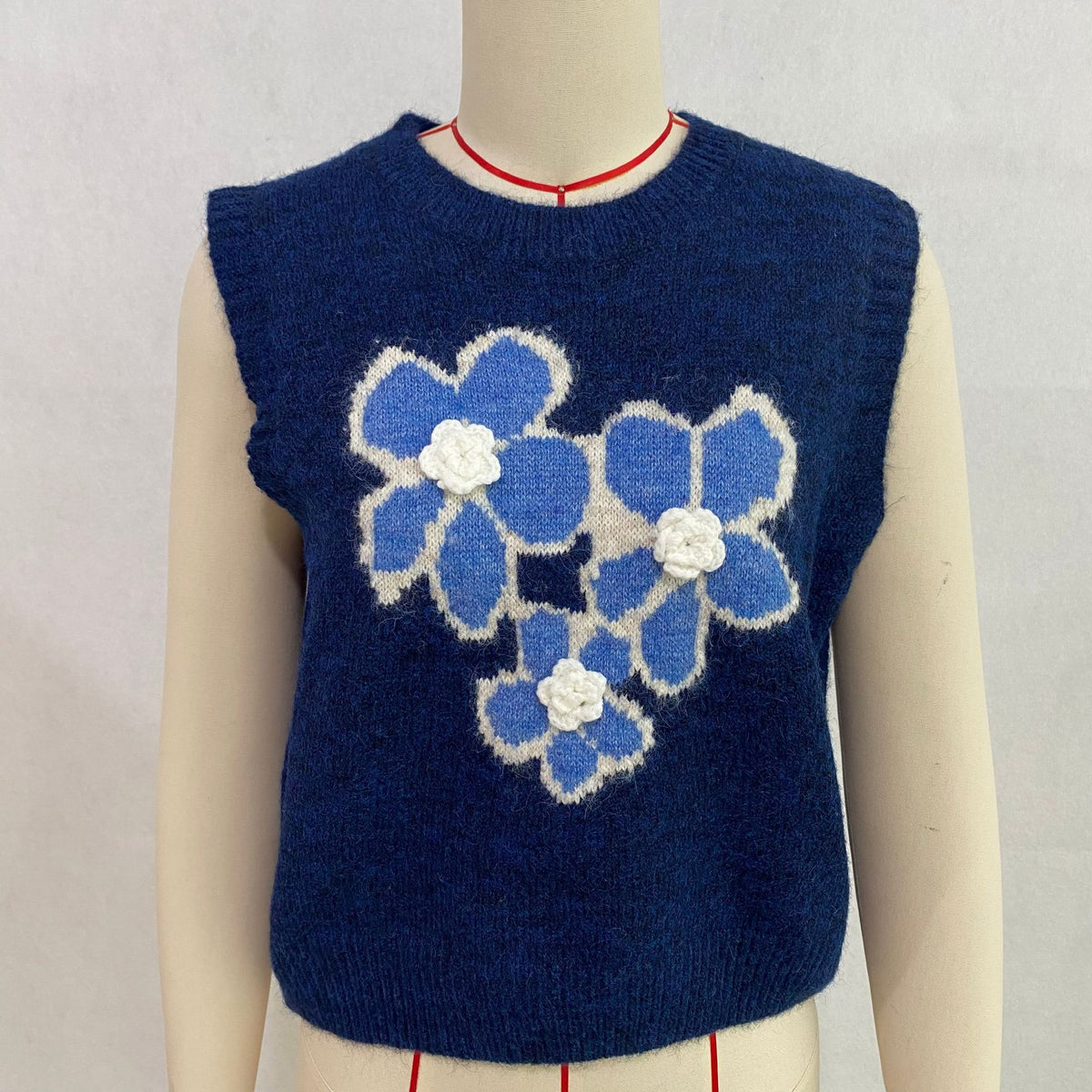 Three Dimensional Floral Jacquard Knitted Vest round Neck Sleeveless Bandage Dress Outerwear Vest Sweater
