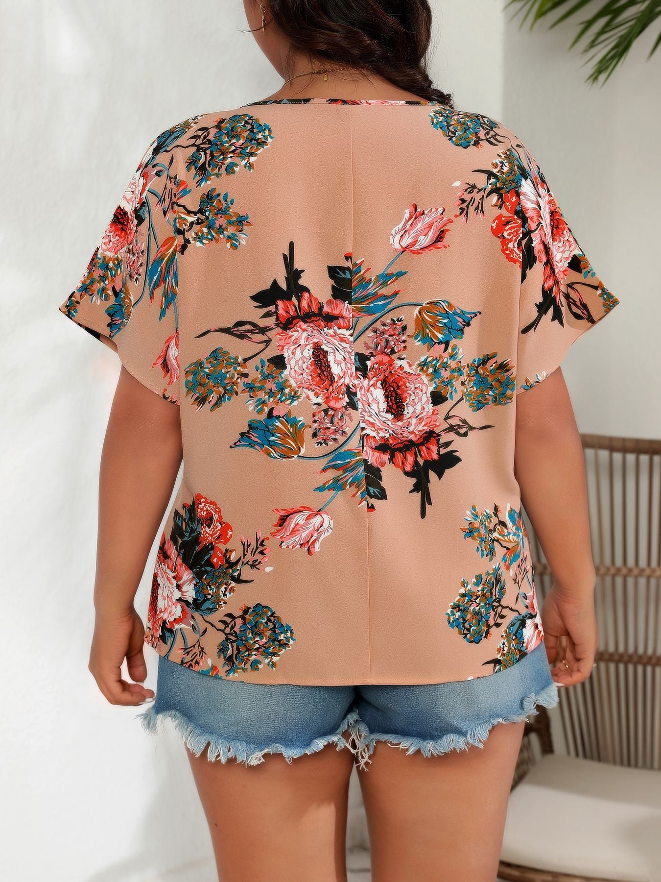 Plus Size Floral Print Round Neck Short Sleeve Chiffon Shirt