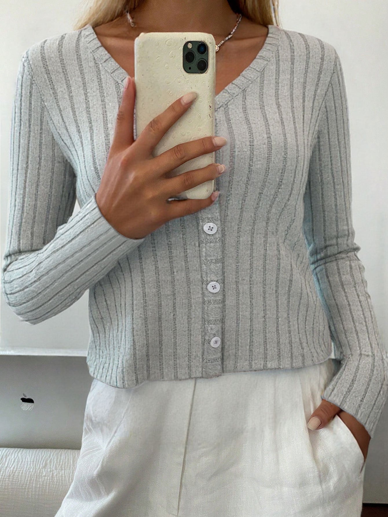 Autumn Popular Design Casual Single Breasted Long Sleeve Short Knitwear Autumn Winter Slim Top